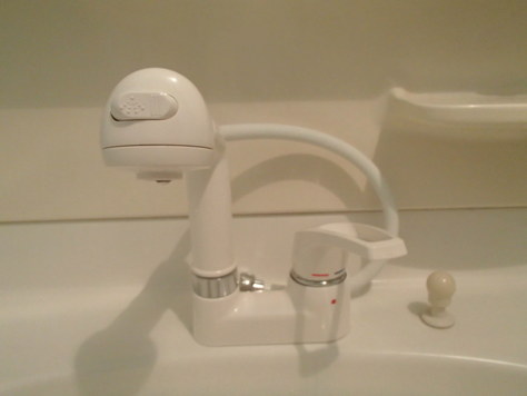 KVK 洗面用ツーホール水栓『KM8004』