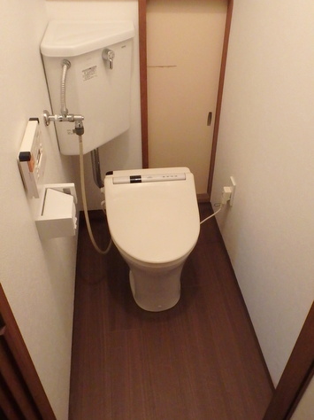 TOTO 三角タンク式トイレ『CS140+S570B』
