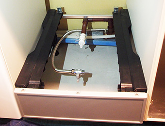 本体下部が配管スペースとなる例｜食洗機の通常交換プラン