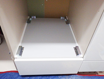 引き出し型の収納が設置された例｜食洗機のディープ×下部収納プラン