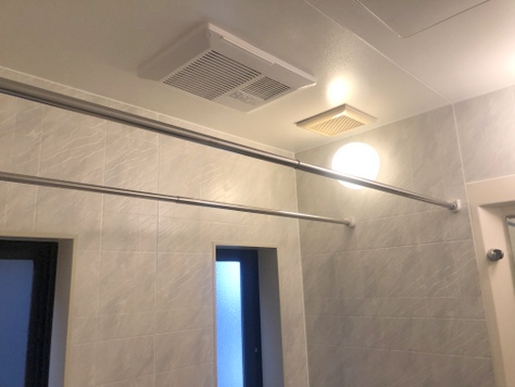 ランドリーパイプ 伸縮式パイプ(950～1800mm)浴室暖房乾燥｜TOTO｜TYR501R