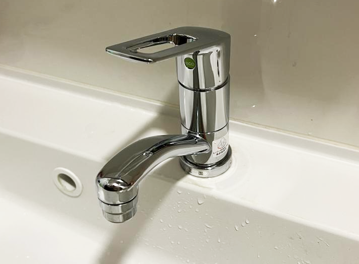 KVK eレバー 洗面用シングルレバー式混合栓 吐水口回転式 KM7011TEC 浴室、浴槽、洗面所