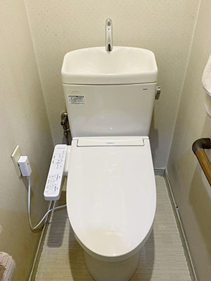 トイレ　TOTO　ピュアレストQR　・手洗いあり　CS232BM+SH233BA　温水洗浄便座　TOTO　ウォシュレットSB　TCF6623