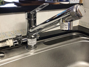 蛇口　LIXIL　キッチン用・浄水器内蔵型シングルレバー混合水栓　JF-AJ461SYXBV(JW)