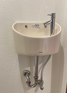 TOTO壁掛け手洗い器（LSK870AS）の交換・取り付け事例