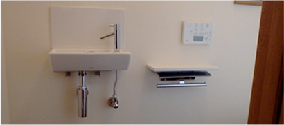 トイレ手洗器の交換 | 壁掛けタイプ、埋め込みタイプどちらの洗面器もトイレ交換のオプション工事で承ります！