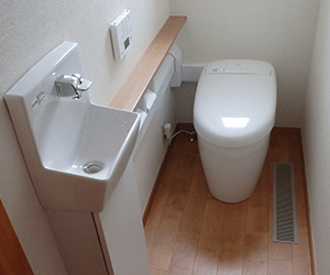施工後｜タンクレストイレ+カウンター付手洗器