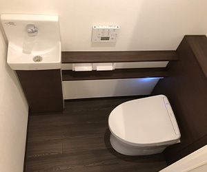 施工後｜収納キャビネット+手洗器付トイレ(L型)